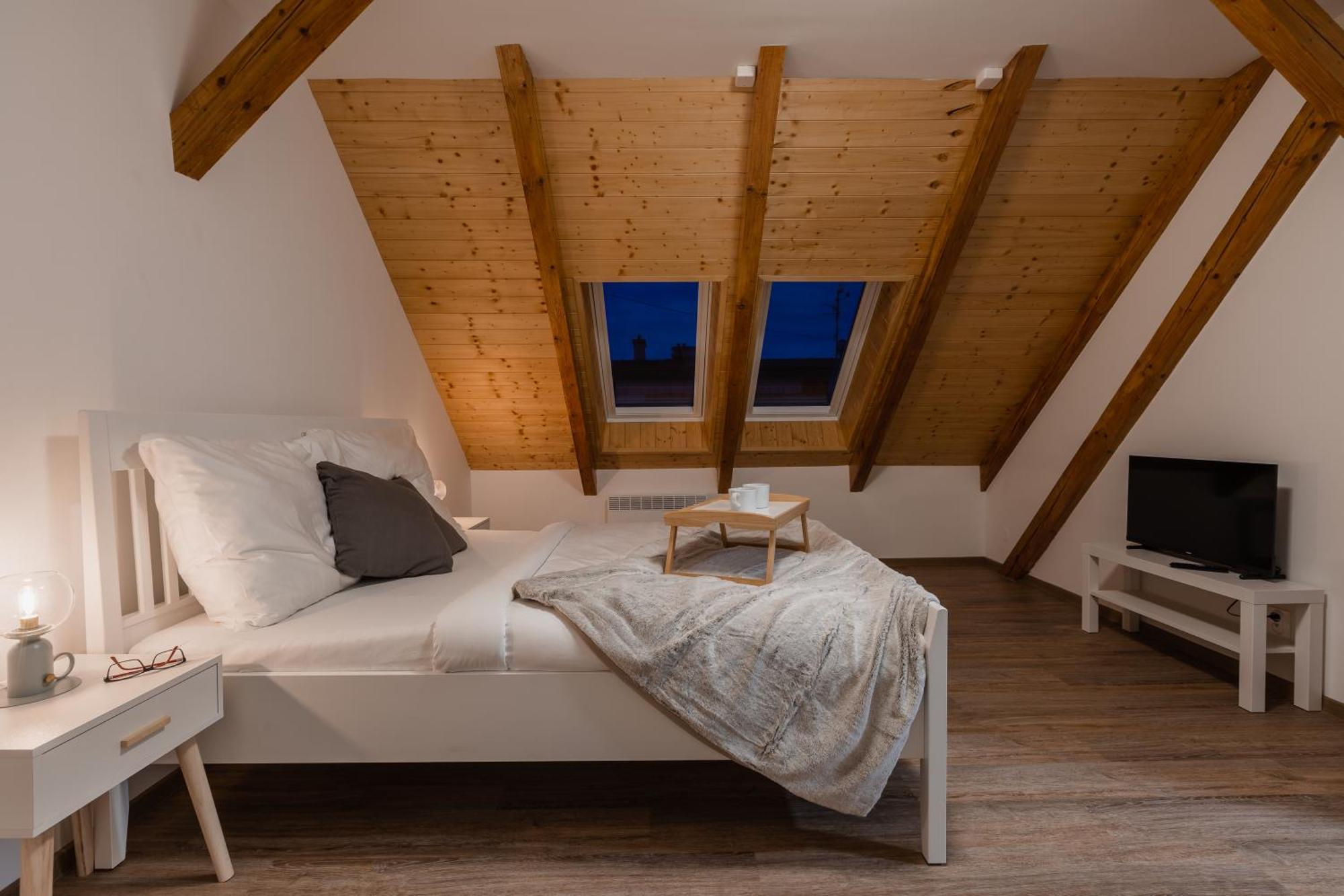 Romanticky Loft Parking U Hlavniho Nadrazi Olomouc Esterno foto
